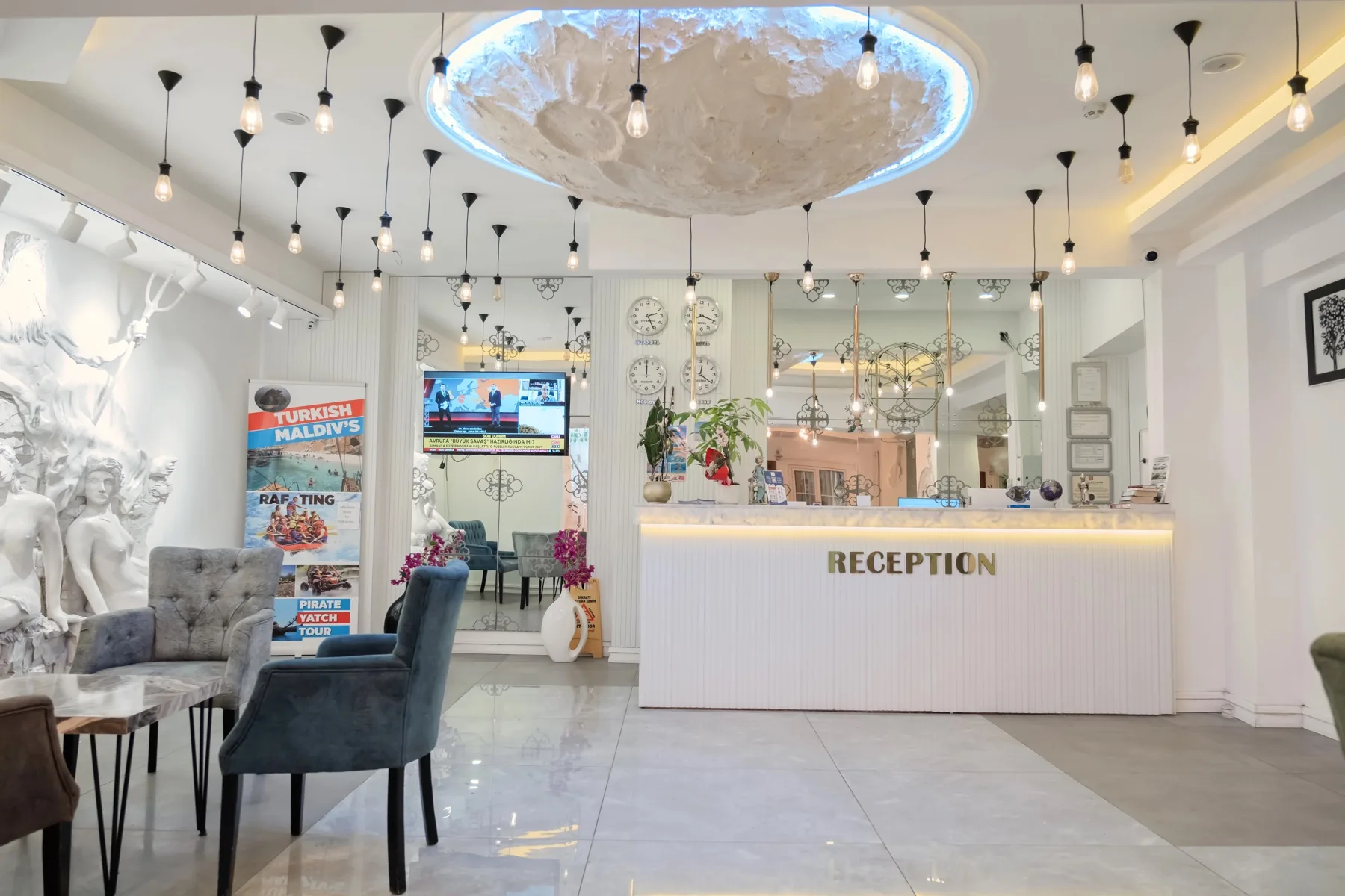 Mİ Hotel Boutique lobi ve resepsiyon alanı