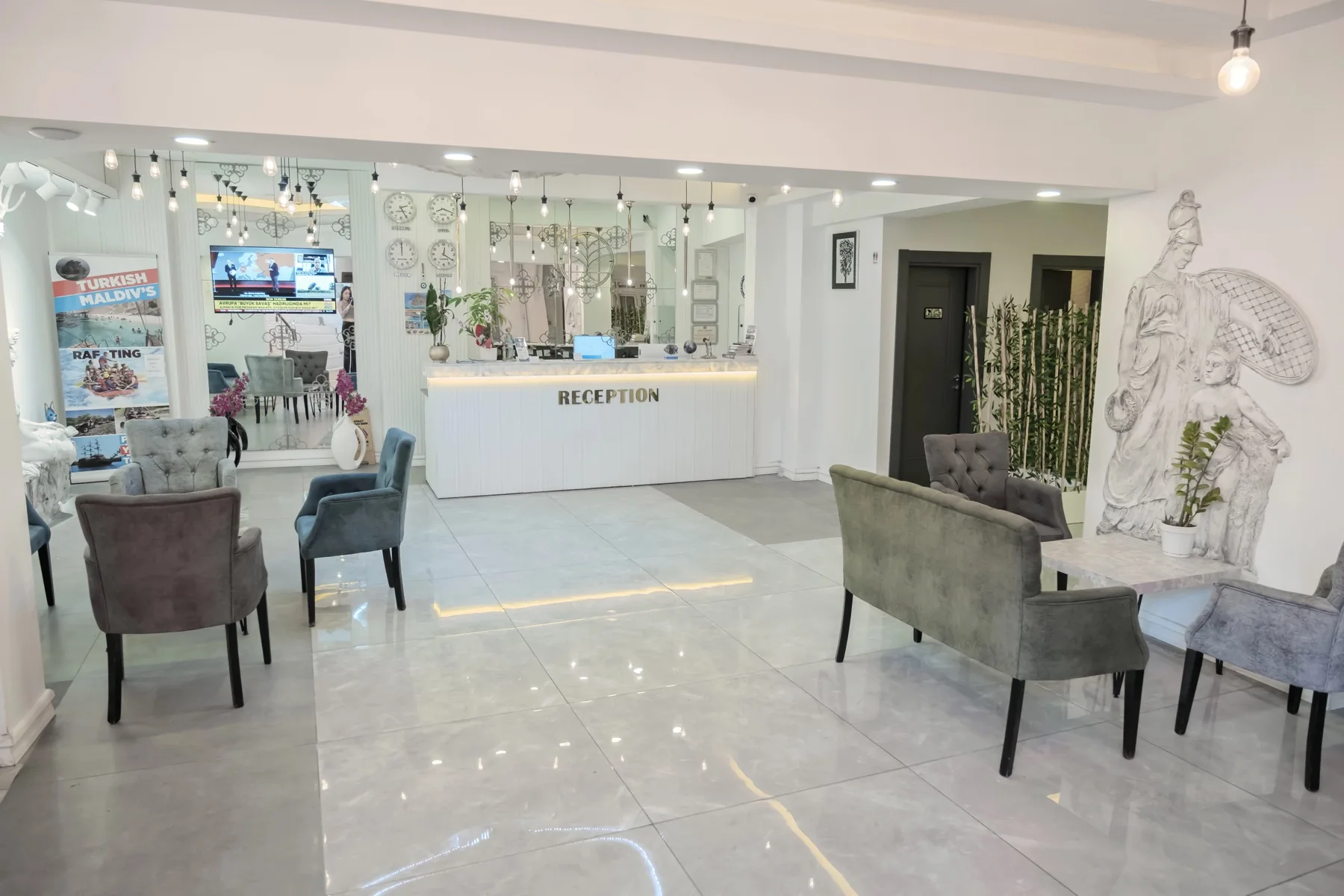 Mİ Hotel Boutique — Lobi ve resepsiyon alanı